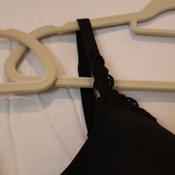 Set of Bras - Picture 5 of 8